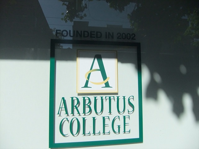 Arbutus College